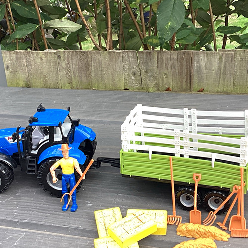 Farm series blue tractor - 1:16,