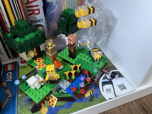 Lego minecraft the bee farm - bee,