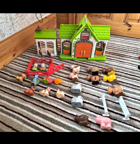 Happyland farm play set - play,