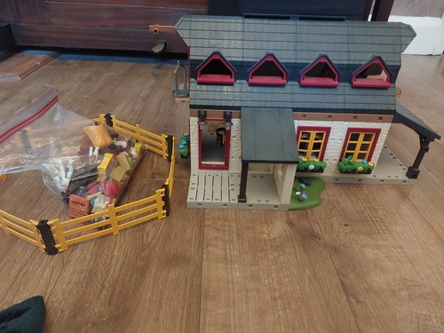 Playmobil farm house and - playmobil, barn
